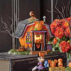 Department 56 Disney Mickey's Pumpkintown Carving Studio 6012310
