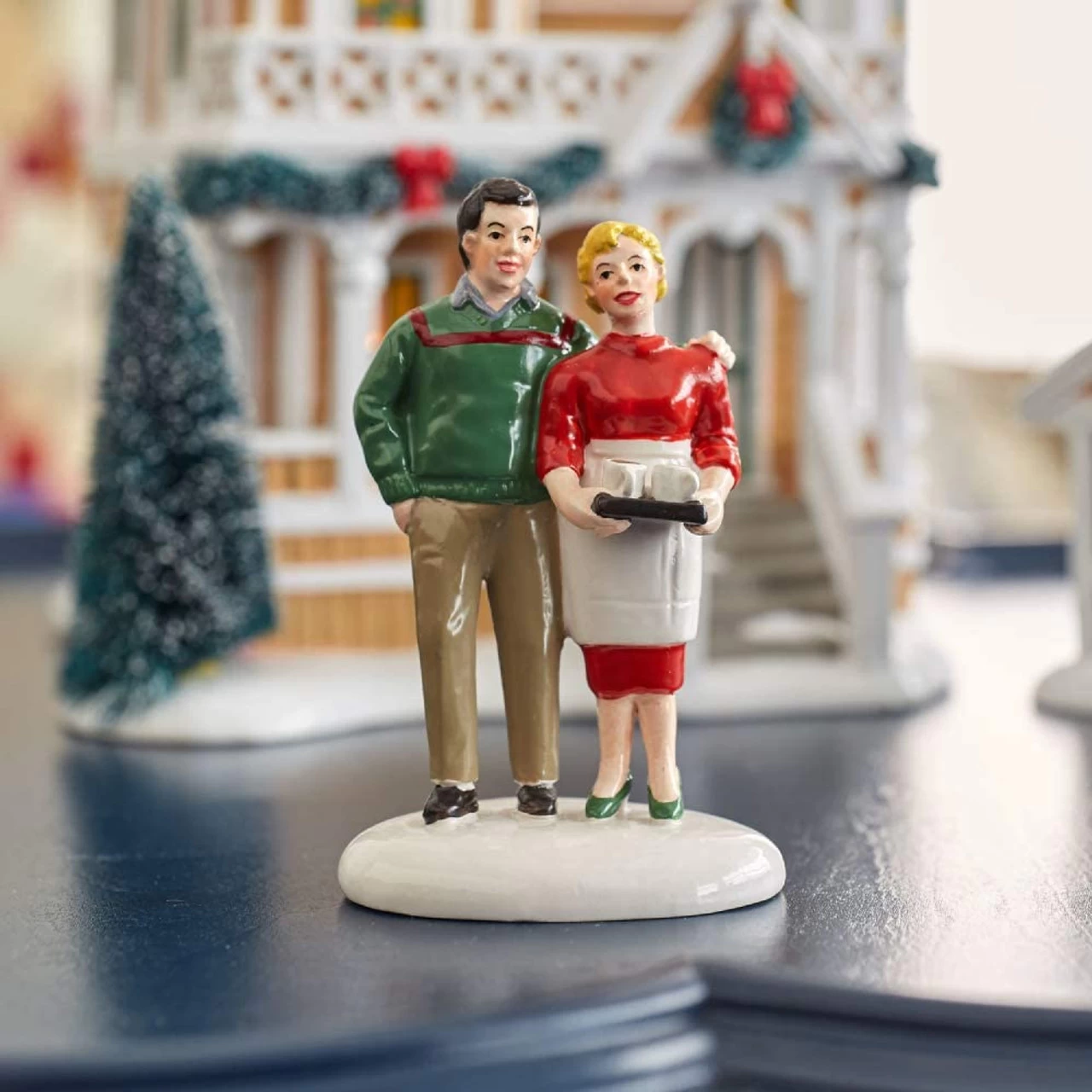 Department 56 - Original Snow Village - Welcome To The Bed And Breakfast - Image 2